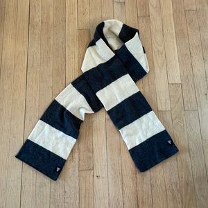 ⭐️ HOST PICK ⭐️ Wool Soccer Scarf 🧣 ⚽️